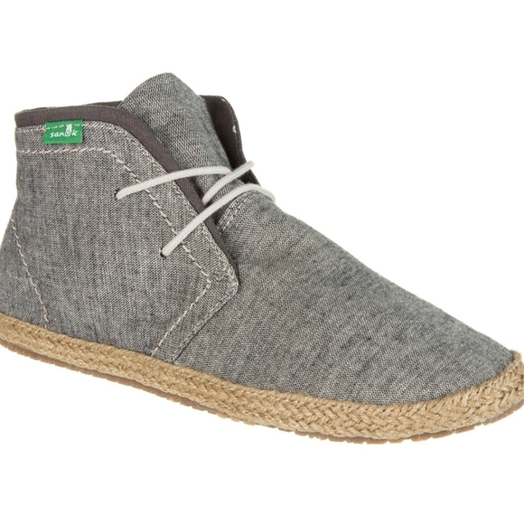 Sanuk Women's Lily Gray Chukka Boots Sz 9 NWT - Picture 1 of 10